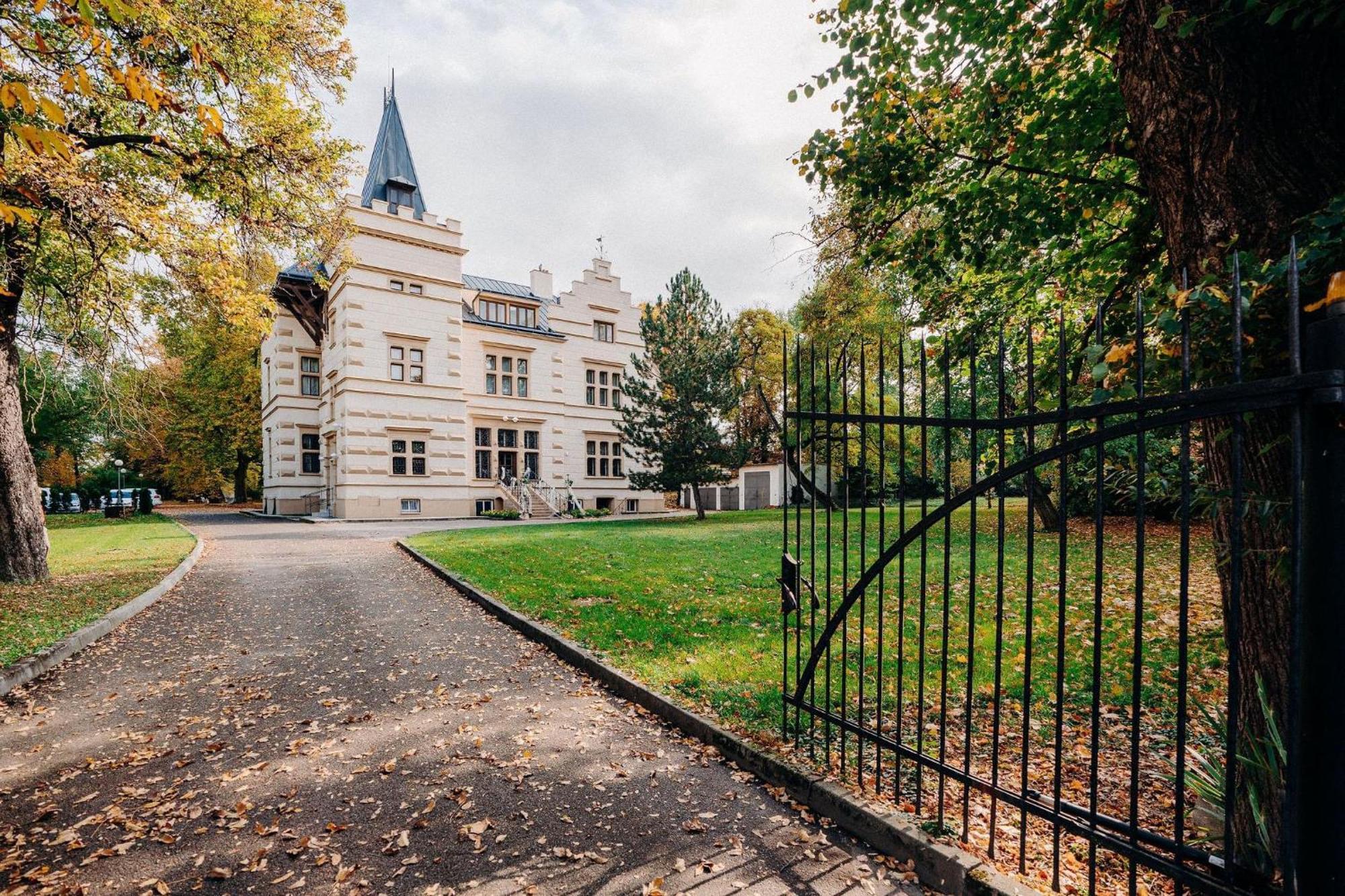 Vila Austerlitz Exteriör bild